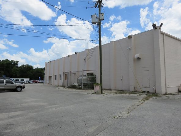 Freestanding Building on Lit Corner: 660 Mason Avenue, Daytona Beach, FL 32117